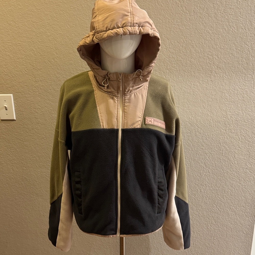 Under Armour‎ Olive and Black Fleece Jacket woman size medium